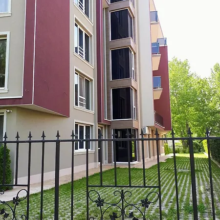 Studio In Vip Park Apartment *