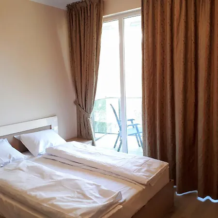 Studio In Vip Park Apartment *